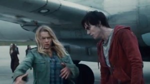 warm-bodies-photo-of-nicholas-hoult-and-teresa-palmer-1352685300-gp